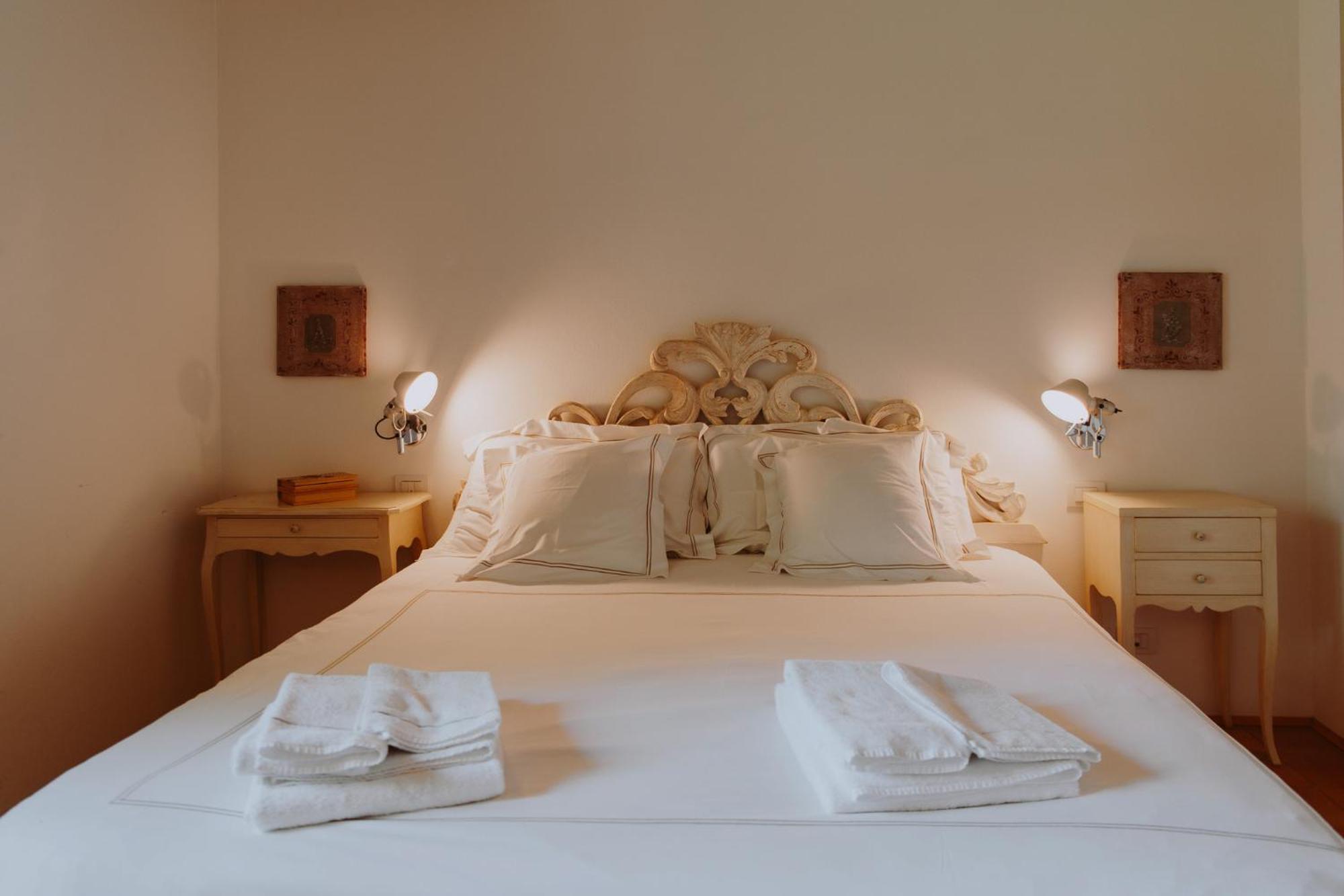 Relais De Charme Le Videlle Guest House Raffa Exterior photo
