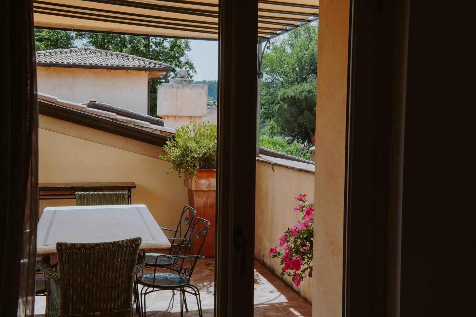 Relais De Charme Le Videlle Guest House Raffa Exterior photo