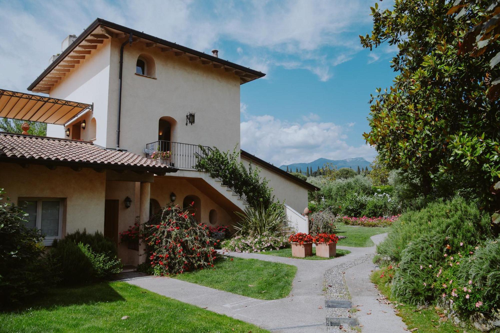 Relais De Charme Le Videlle Guest House Raffa Exterior photo